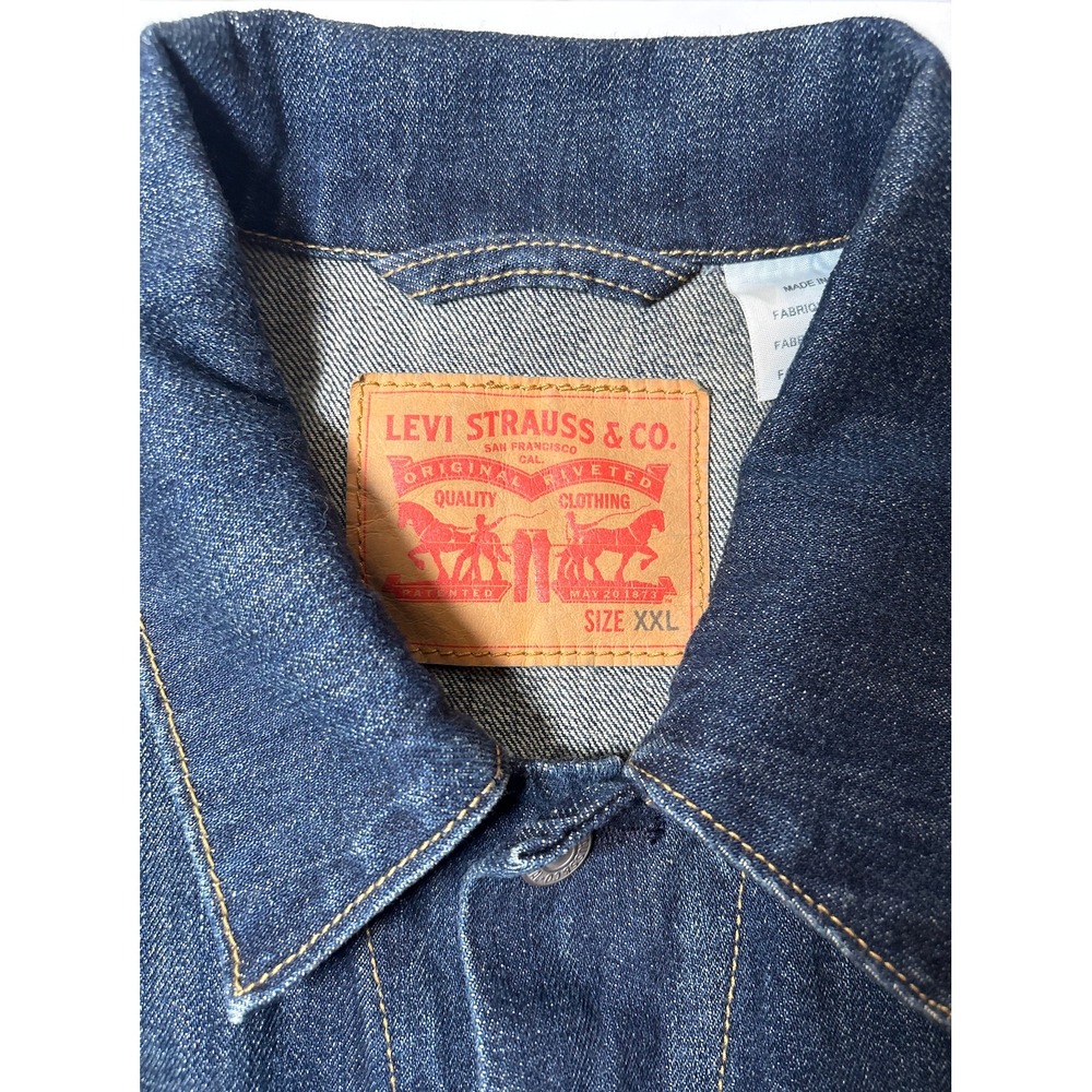 Levis's Men's Classic Denim Trucker Jacket | 2XL - Picture 2 of 9